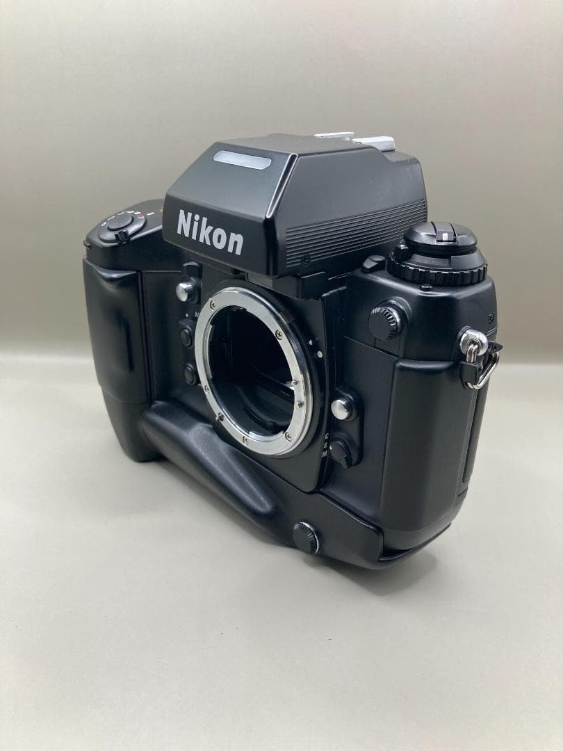 Nikon F4S + MF-22 データバック + SB-22 スピードライト