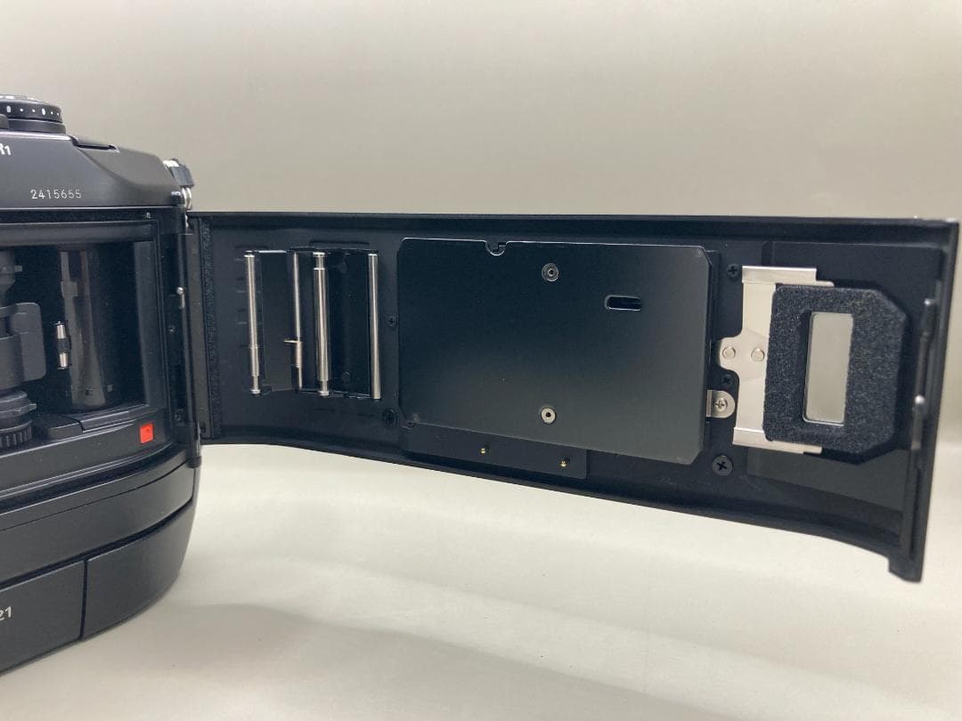 Nikon F4S + MF-22 データバック + SB-22 スピードライト