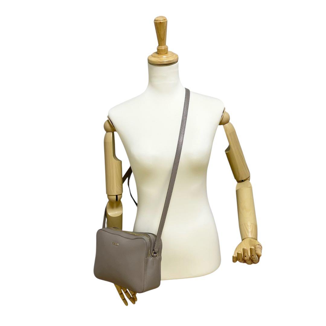 ✨美品 フルラ FURLA ショルダーバッグ　グレー　斜め掛け　クロスボディ