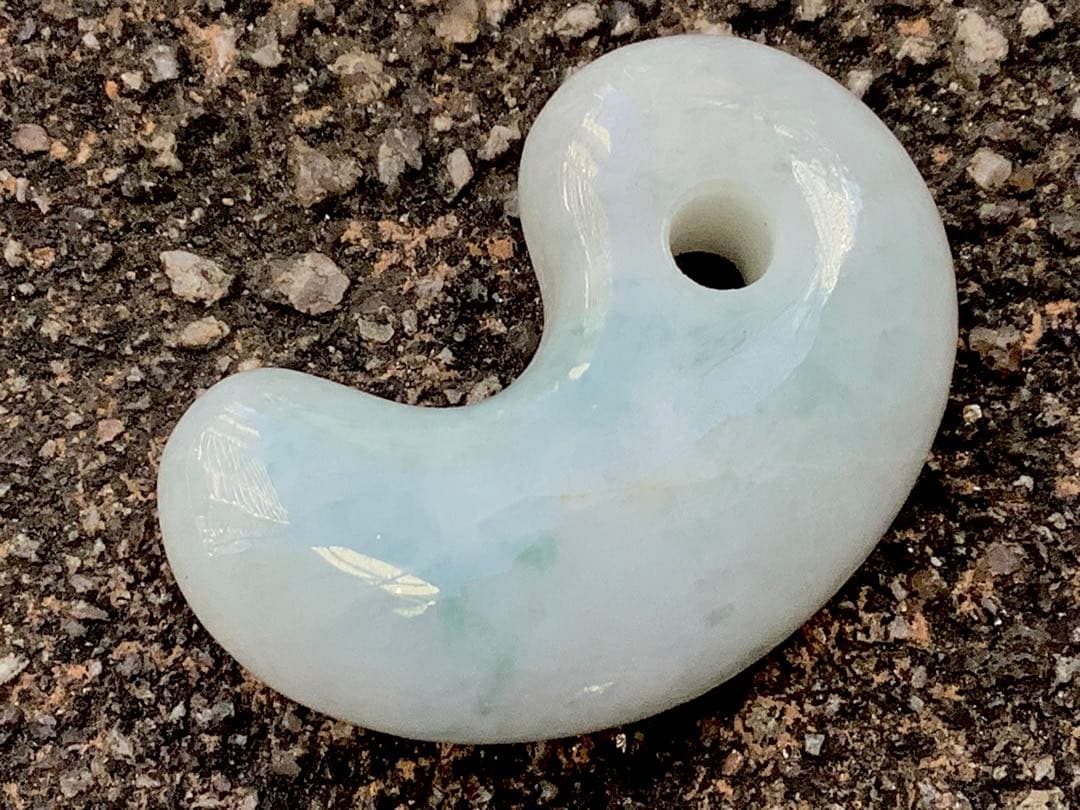 大サービス*糸魚川小滝産翡翠氷肌　アイスジェイド　お値段自信の極上品‼️鑑別書付