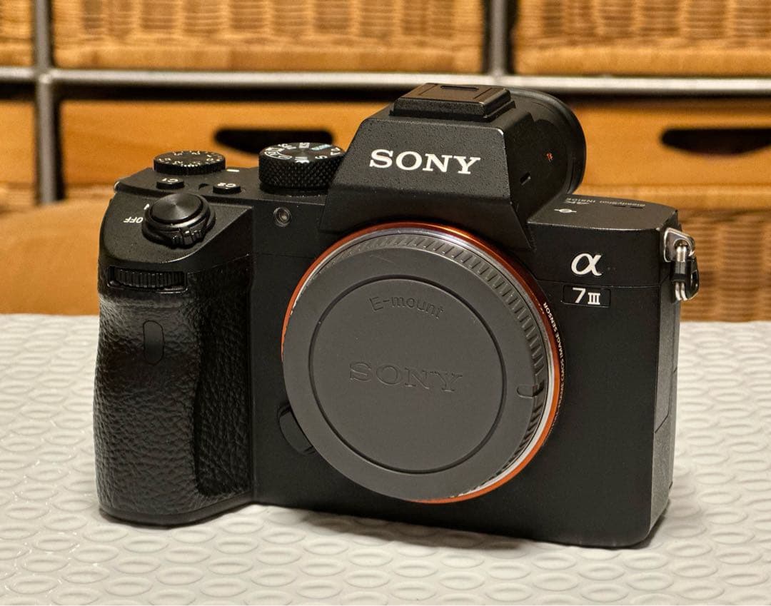 【サト】SONY α7 III ミラーレス一眼 本体 バッテリー付き