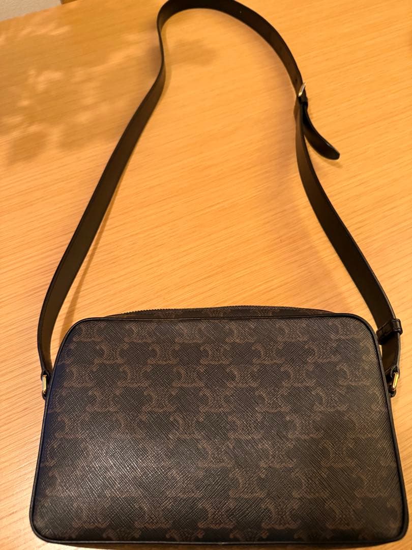 伊勢丹レシート有　CELINE ロゴ入り ショルダーバッグ