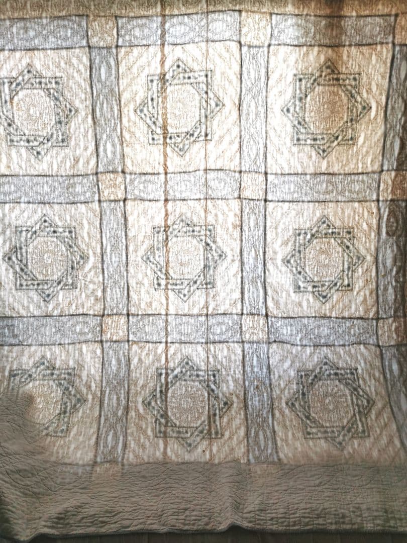 アンティーク 星 風車パッチワーク 小花青磁色刺繍 ふんわりダブルフェイスキルト