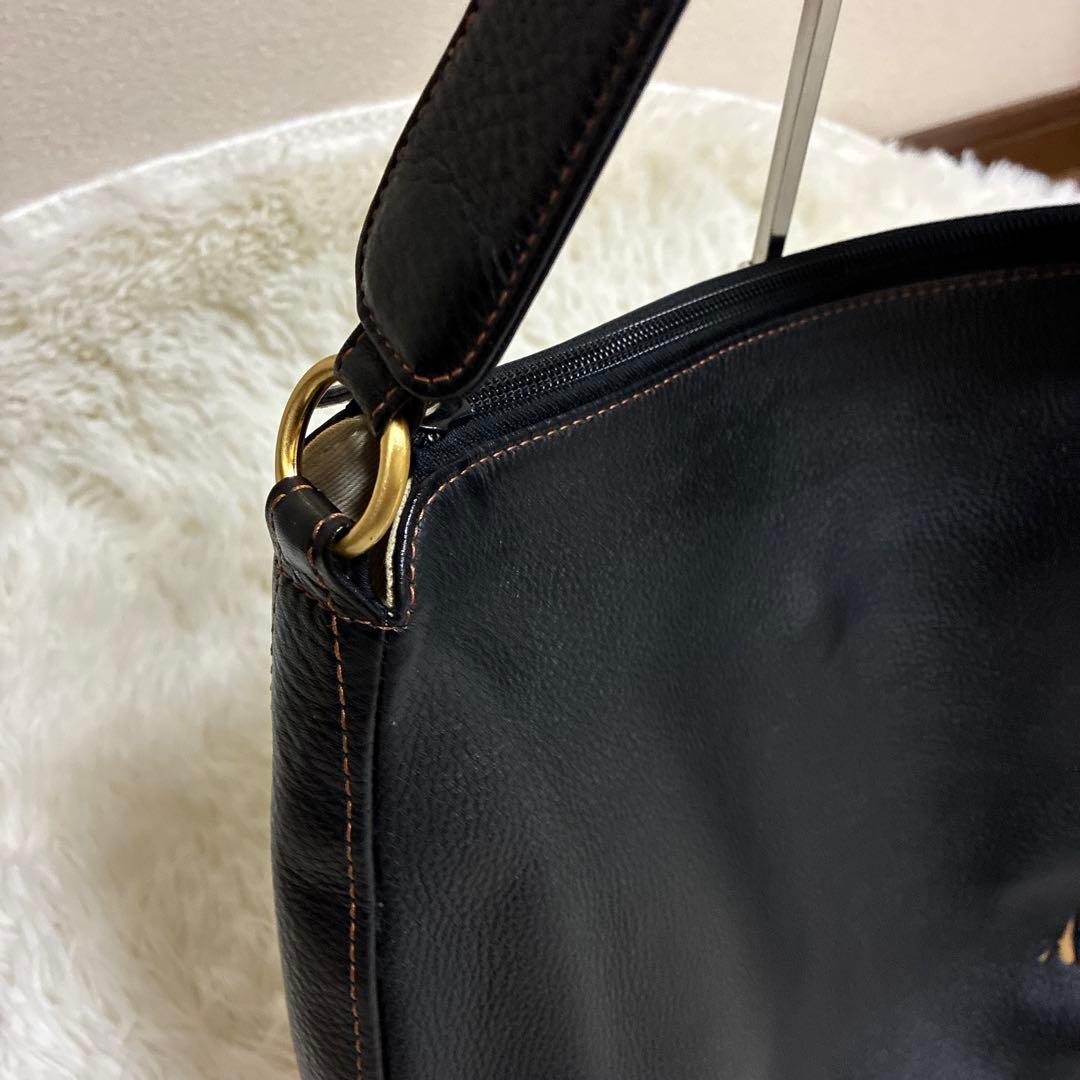 yukasanです。キタムラ ワンショルダーバッグ シボ革 レザー 黒