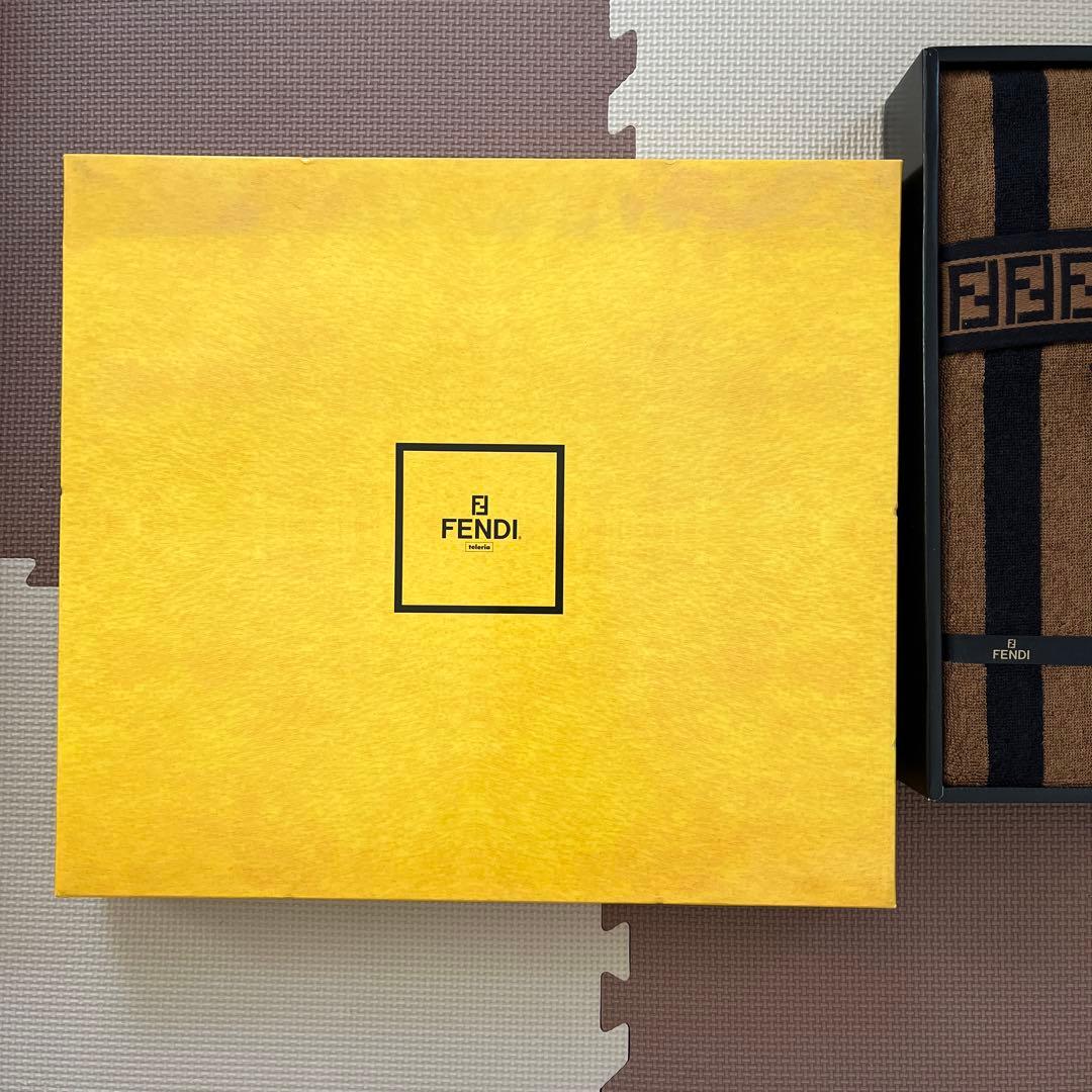 【未使用】【箱無し】FENDI 大判タオルケット ズッカ柄 140×200cm