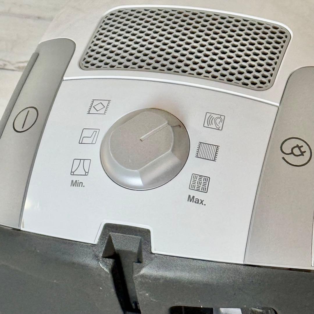 掃除機・クリーナー Miele Compact C1 Pure Suction SCA03