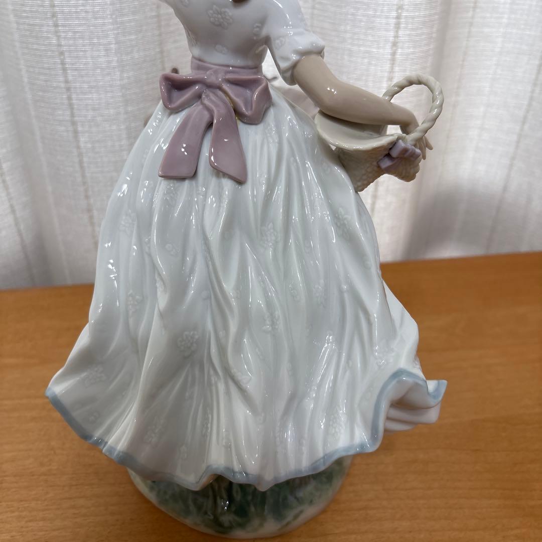 リヤドロLLADRO 「春を告げる小鳥たち」　 新品