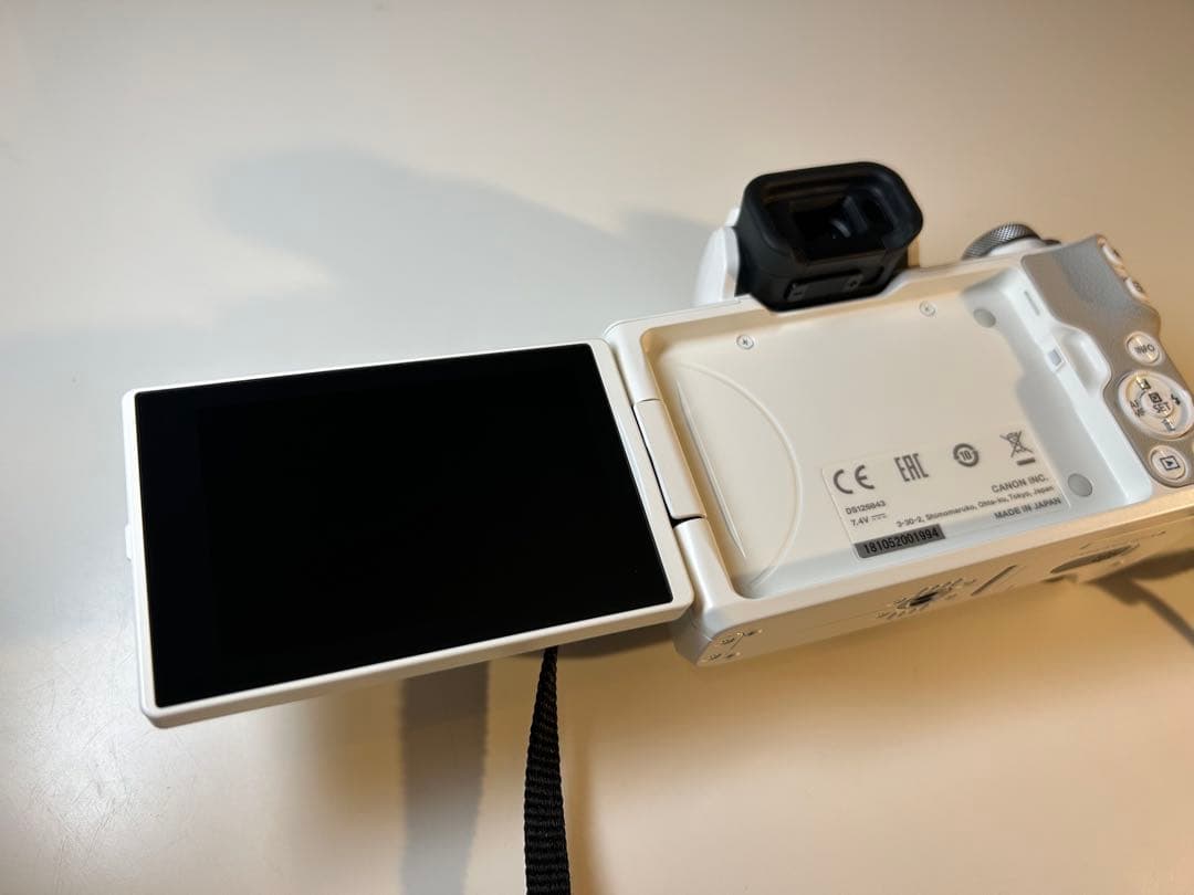 【おまけ付き】Canon EOS Kiss M2 ダブルズームキット