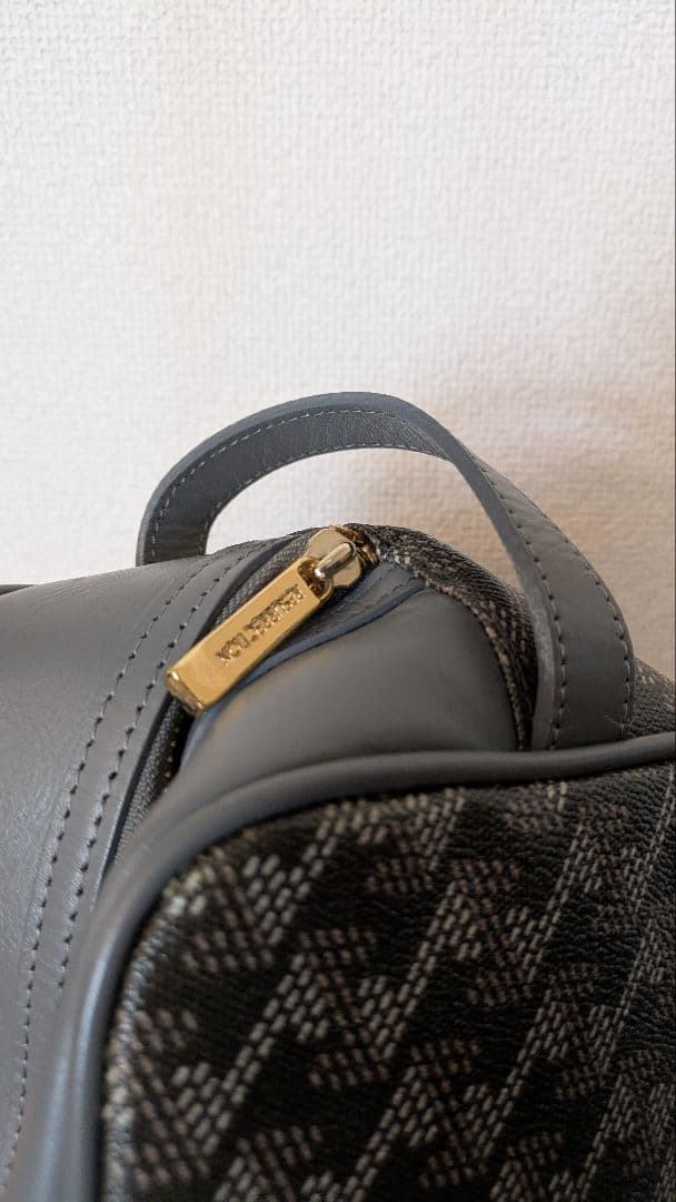 レザレクション　バッグ