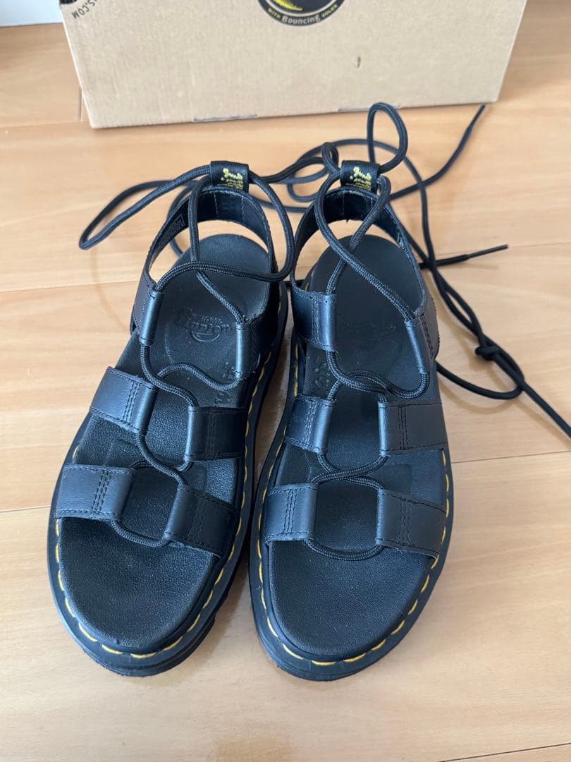 【美品】dr.martensドクターマーチン Nartilla サンダル 220