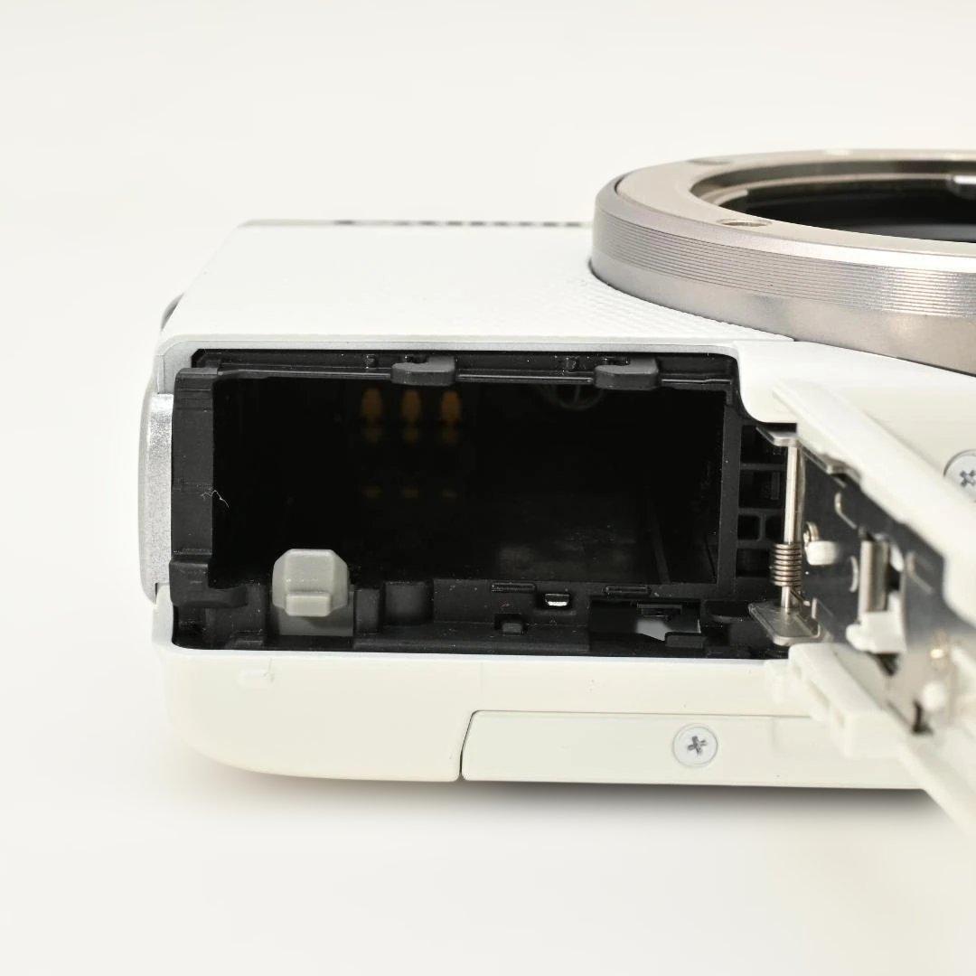 【美品】 Canon EOS M100 WH ボディ ホワイト
