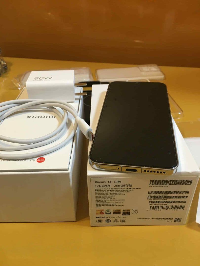 Xiaomi 14 256GB ホワイト 本体