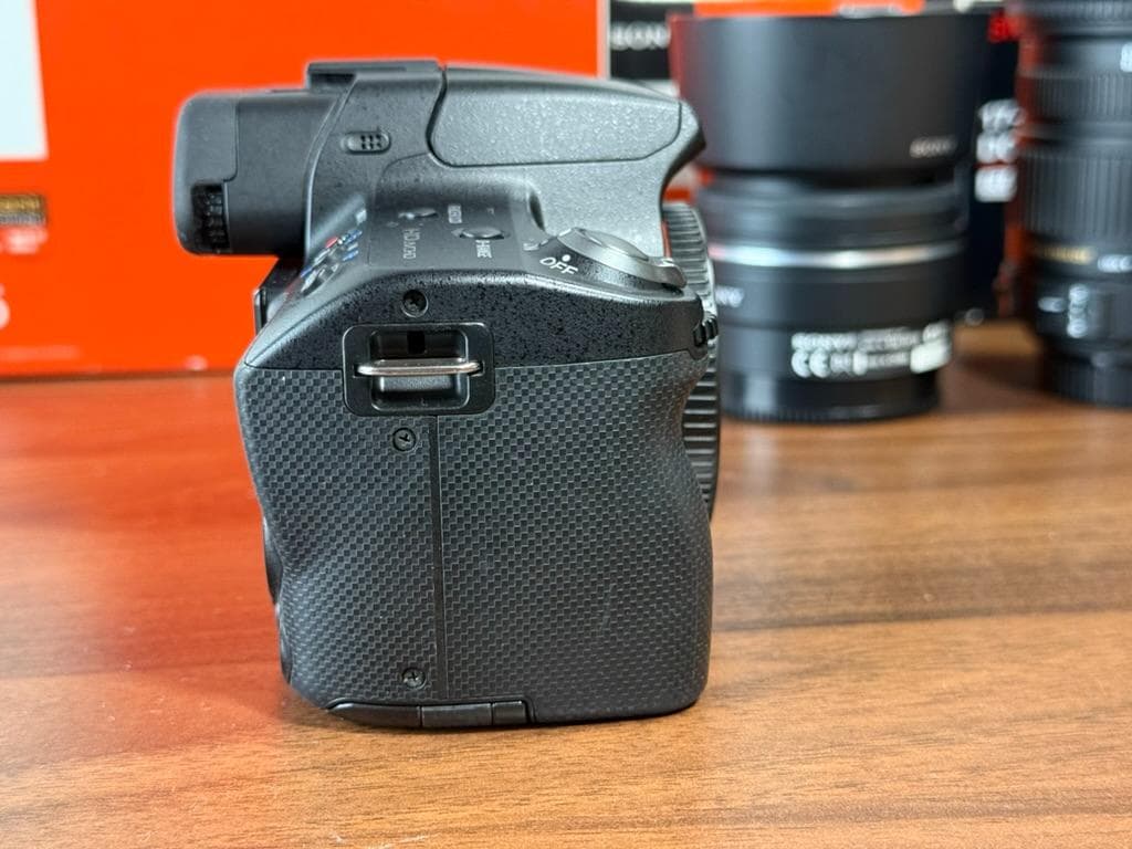 【シャッター数12,988回】SONY α55 ＋ズーム・単焦点レンズ2本セット