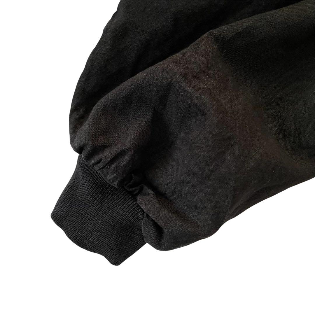 BEARDSLEYビアズリー　後ろボタン袖パフリネンブラウス　ブラック