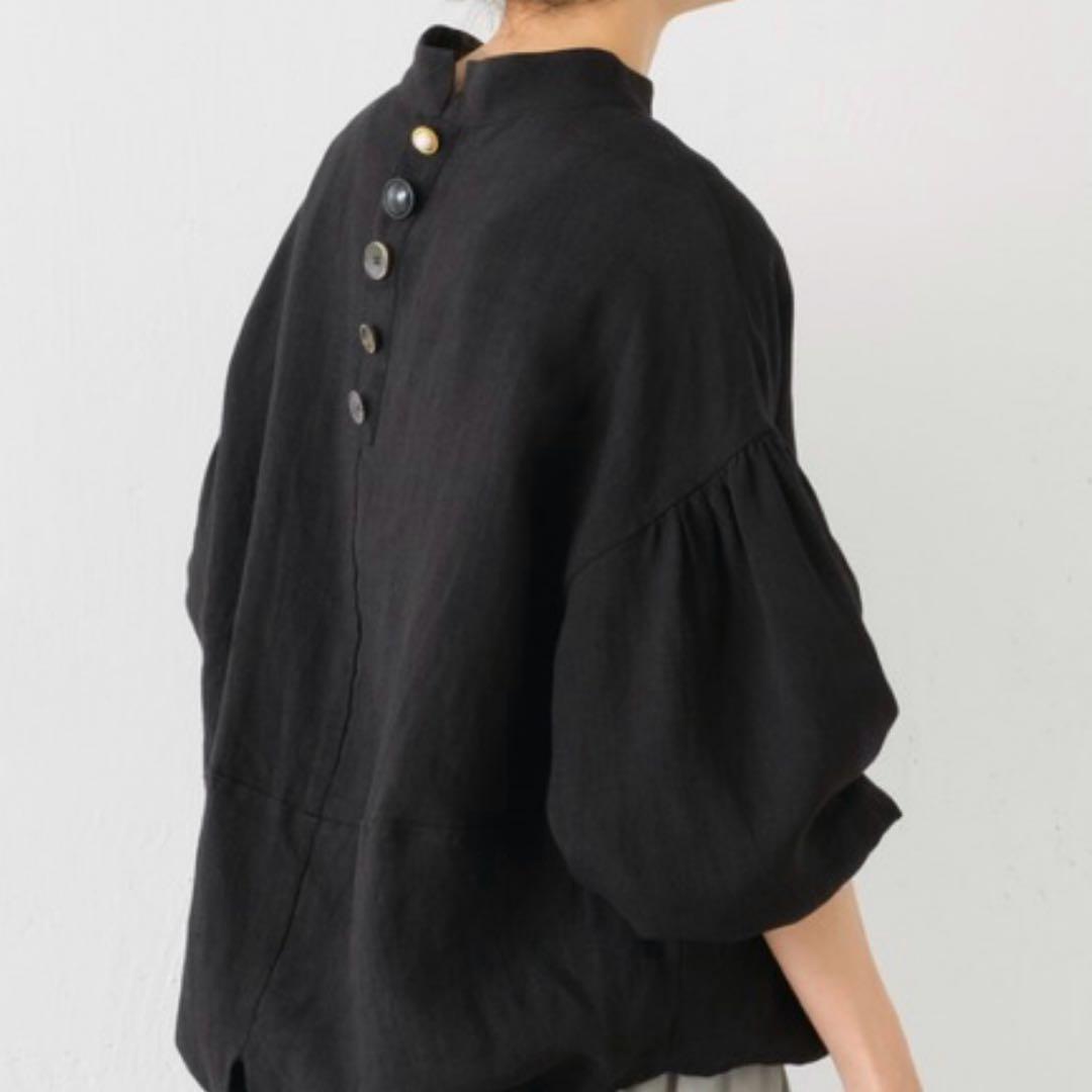 BEARDSLEYビアズリー　後ろボタン袖パフリネンブラウス　ブラック