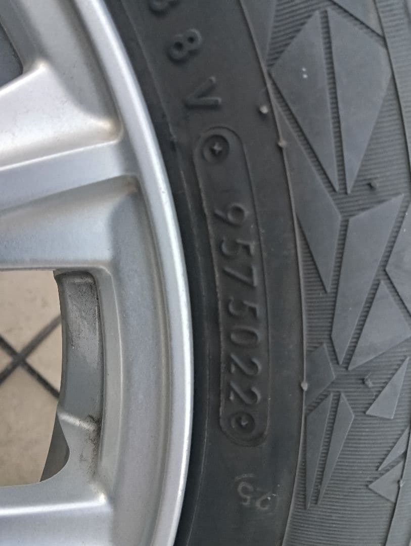 送料込み！梱包済み！2022年製 155/65R14スタッドレスタイヤホイール