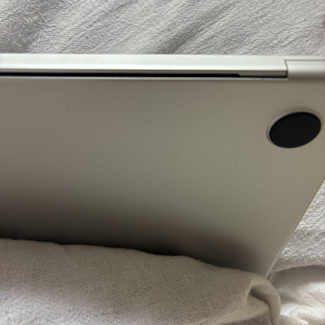 MacBook Air (M2, 2022)13.6インチ　A2681