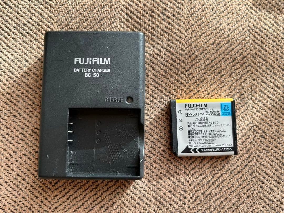 デジタルカメラ FUJIFILM FinePix F100fd