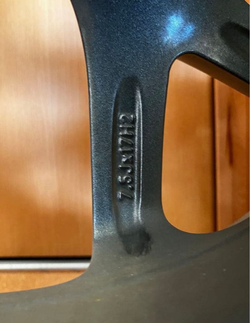 ヨコハマスタッドレス美品ベンツGLC GLK 用2023年タイヤ送料込み