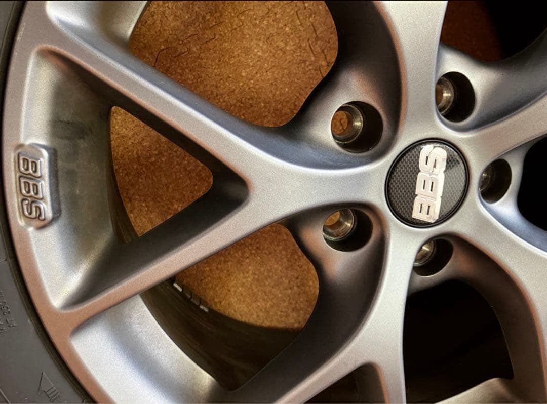 ヨコハマスタッドレス美品ベンツGLC GLK 用2023年タイヤ送料込み