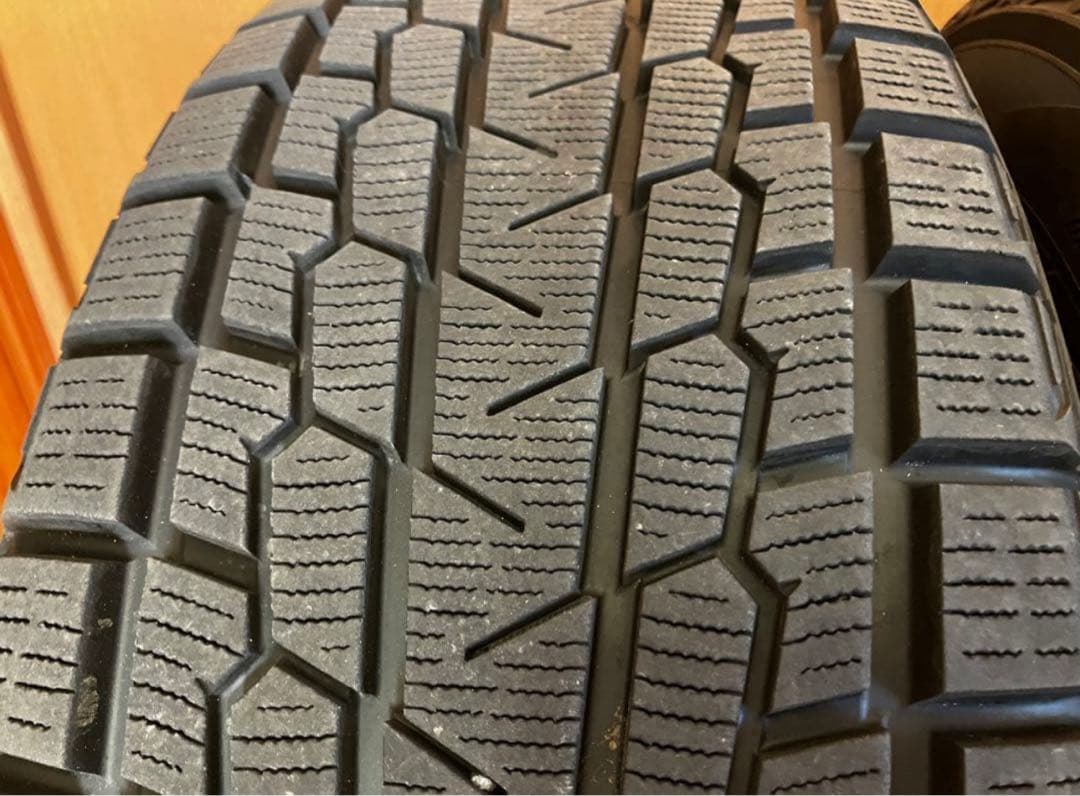 ヨコハマスタッドレス美品ベンツGLC GLK 用2023年タイヤ送料込み