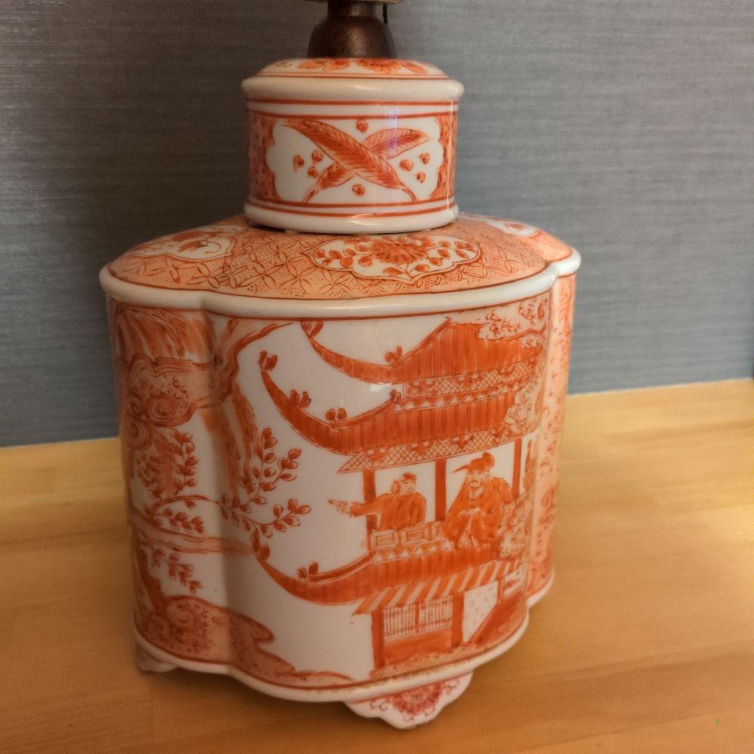 オレンジとホワイトの陶器製テーブルランプ