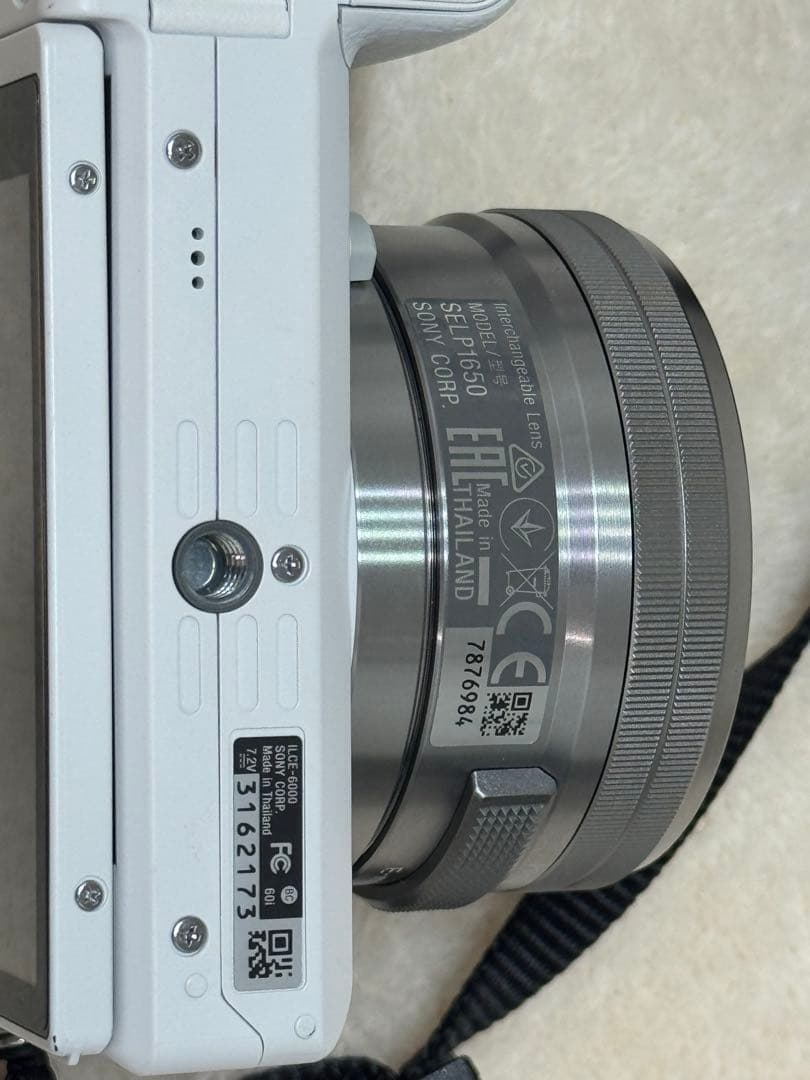 ソニー ミラーレス一眼カメラ α6000