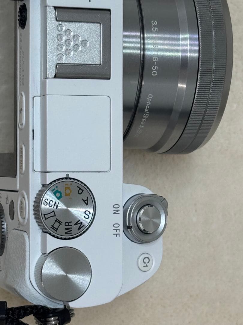 ソニー ミラーレス一眼カメラ α6000