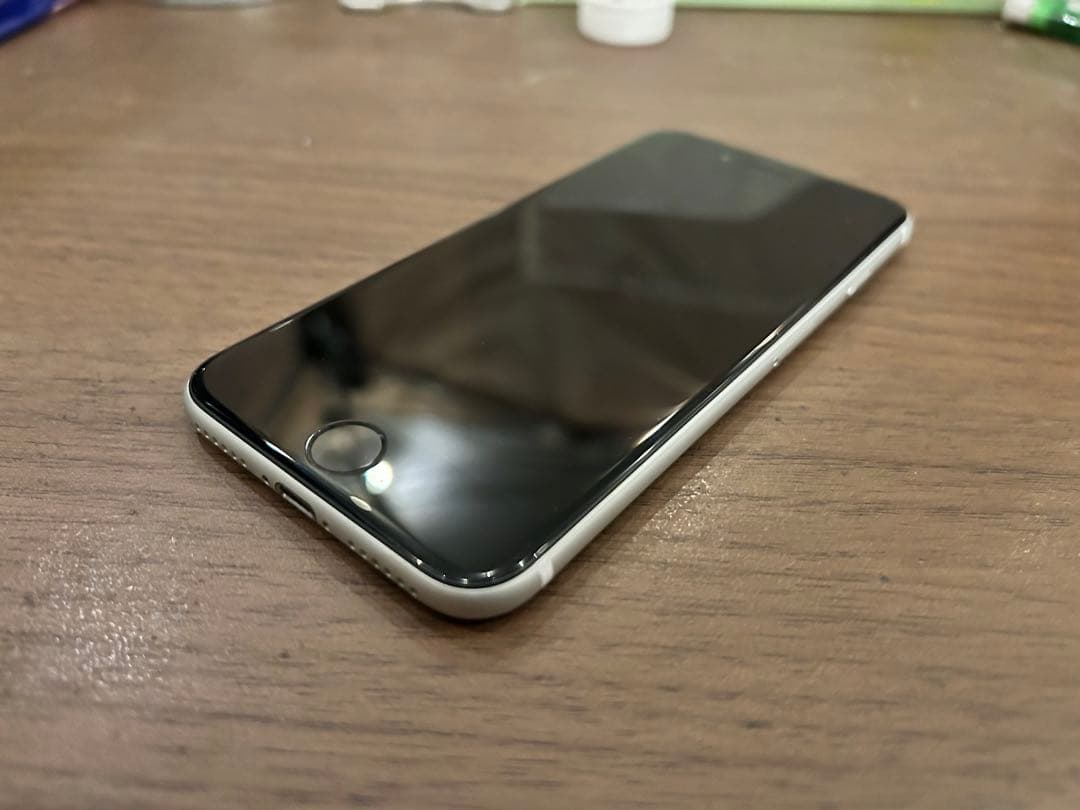 Apple iPhone SE (第2世代) ホワイト64G