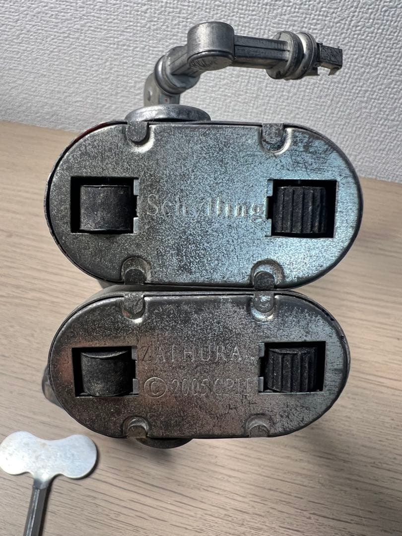 【希少】映画『ザスーラ』ブリキ製ぜんまい式ロボット Schylling社製