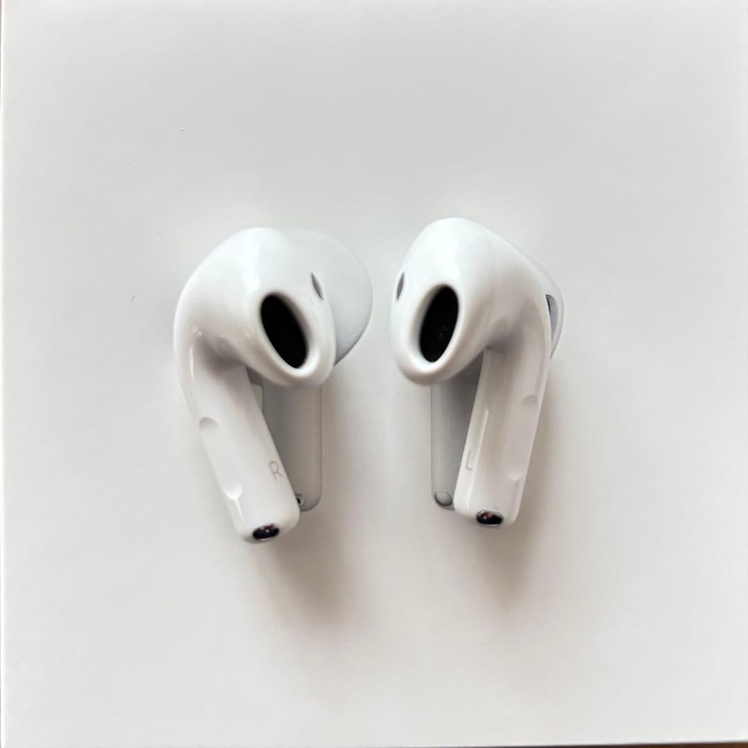 AirPods 4 イヤホンのみ　ノイズキャンセル無し　箱あり