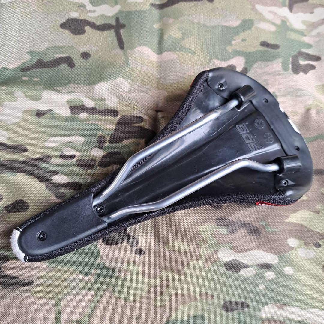 SDG サドル　牛柄　ブルーラグ