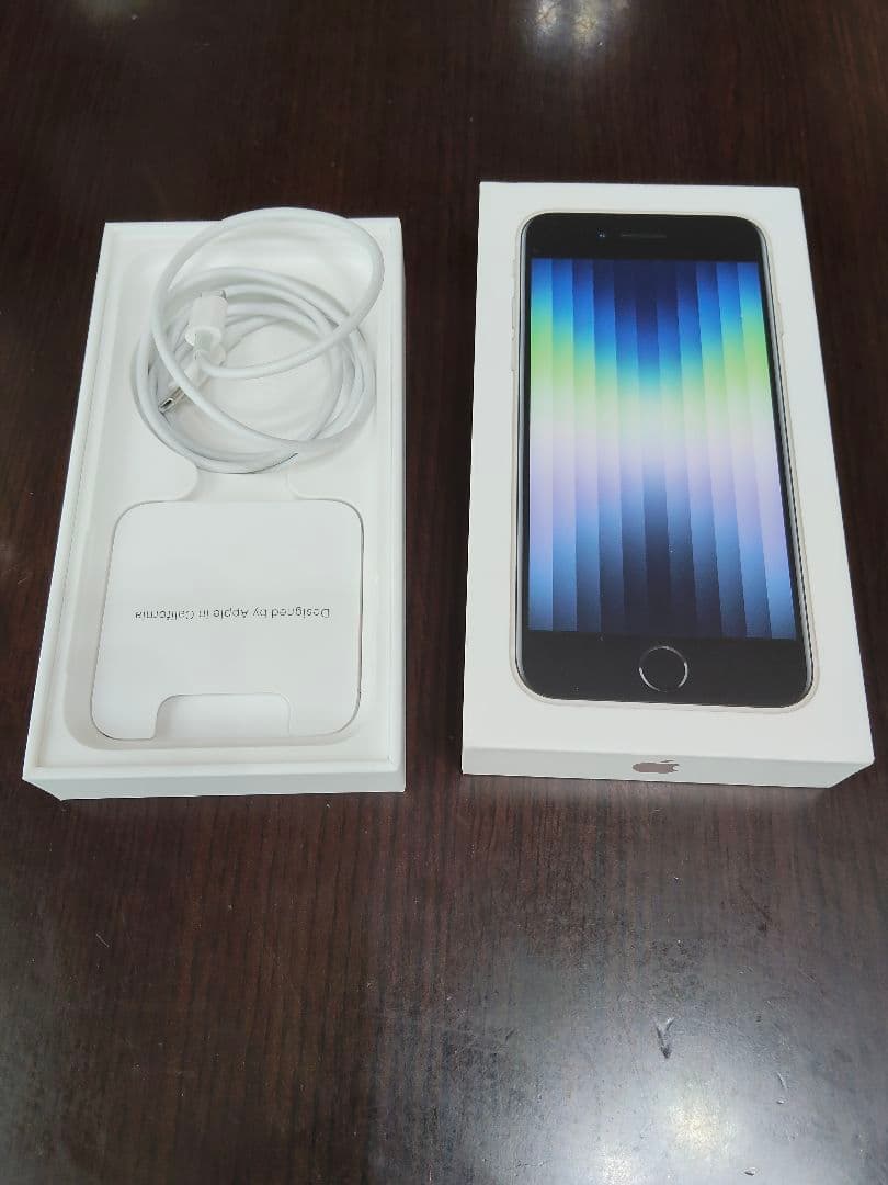 【値下げ】Apple iPhone SE3 64GB