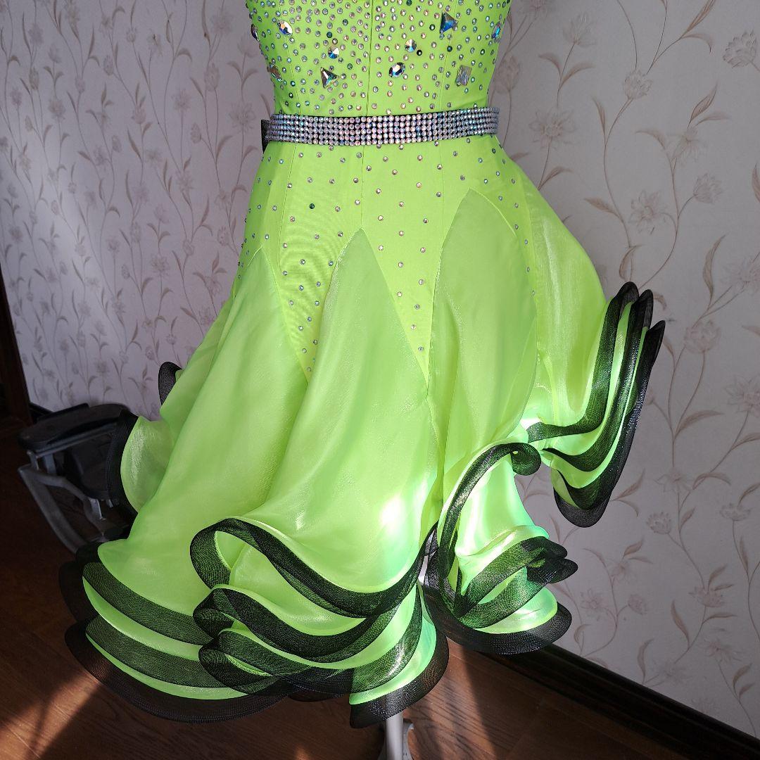 社交ダンス　ラテン蛍光イエローグリーンドレス　チョーカースワロフスキーベルト付き