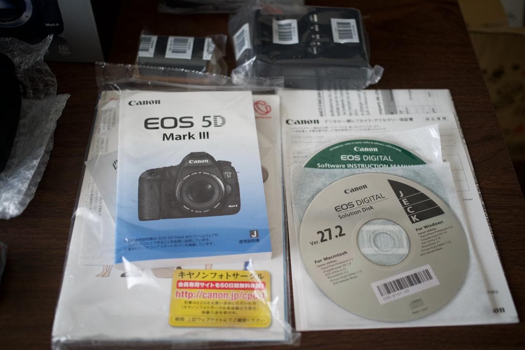 Canon EOS 5D Mark III 本体と付属品 キヤノン