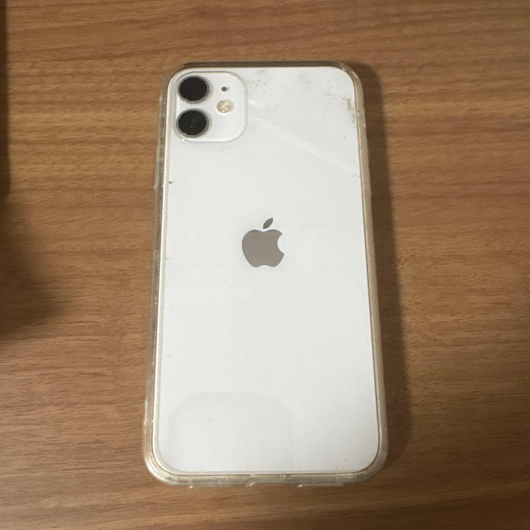 Apple iPhone 11 ホワイト 本体