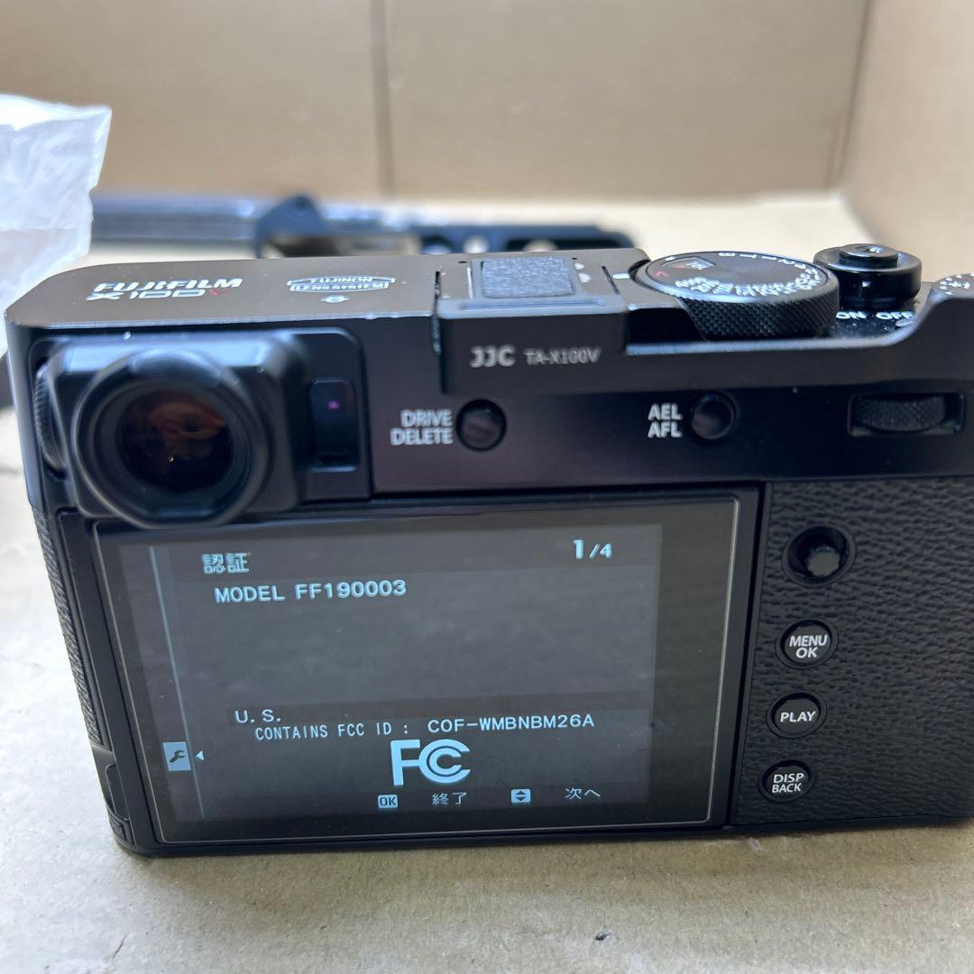 Fujifilm (富士フイルム) X100V デジタルカメラ　ブラック