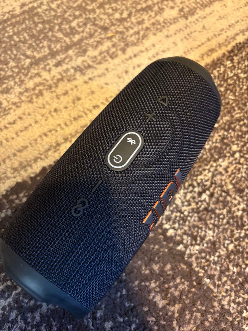 JBL charge5 ワイヤレススピーカー　カバー付き　音質良き
