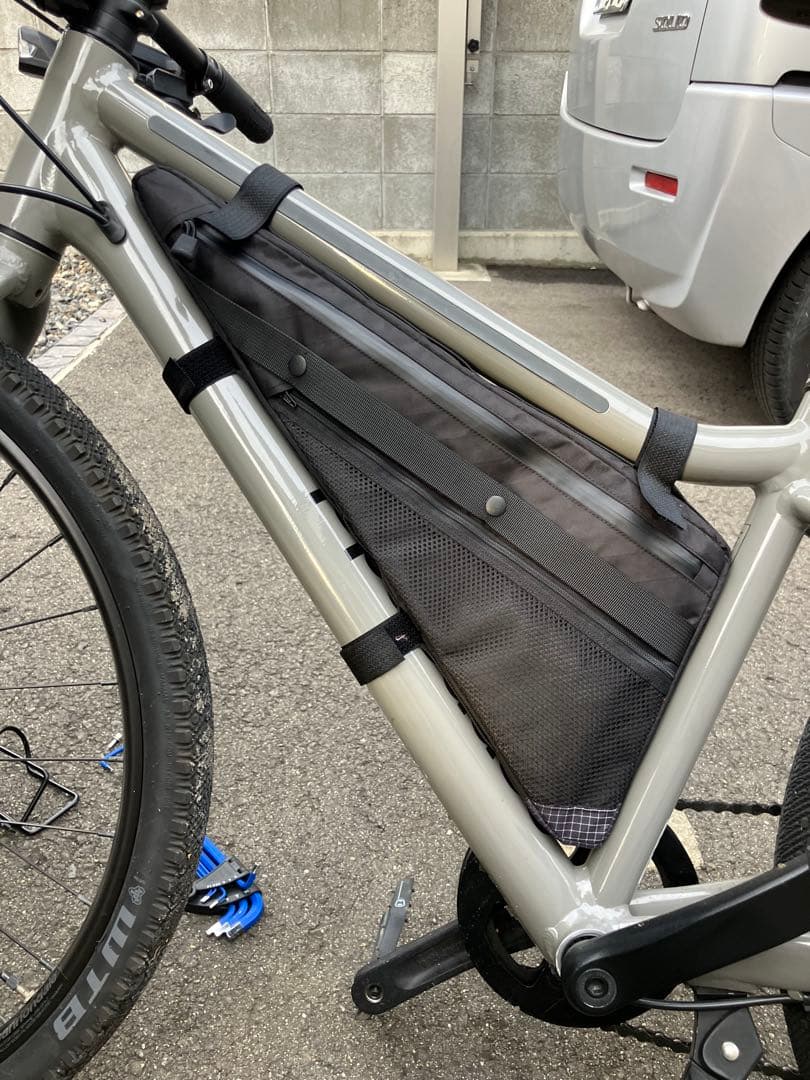 鈴木宏太ハンドメイドフレームバッグ