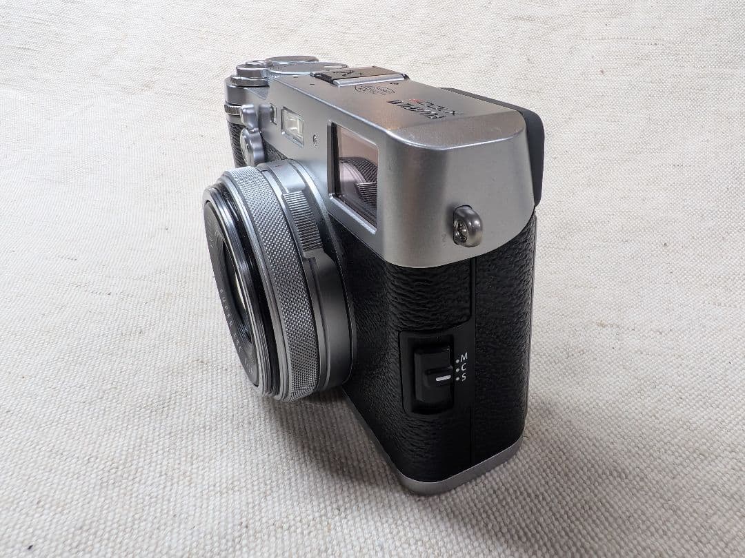 Fujifilm X100F シルバー 本体