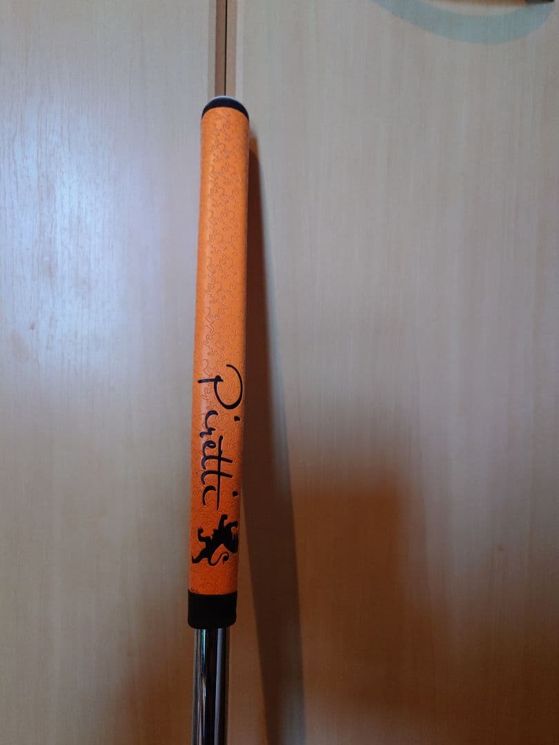Piretti パター スチール製