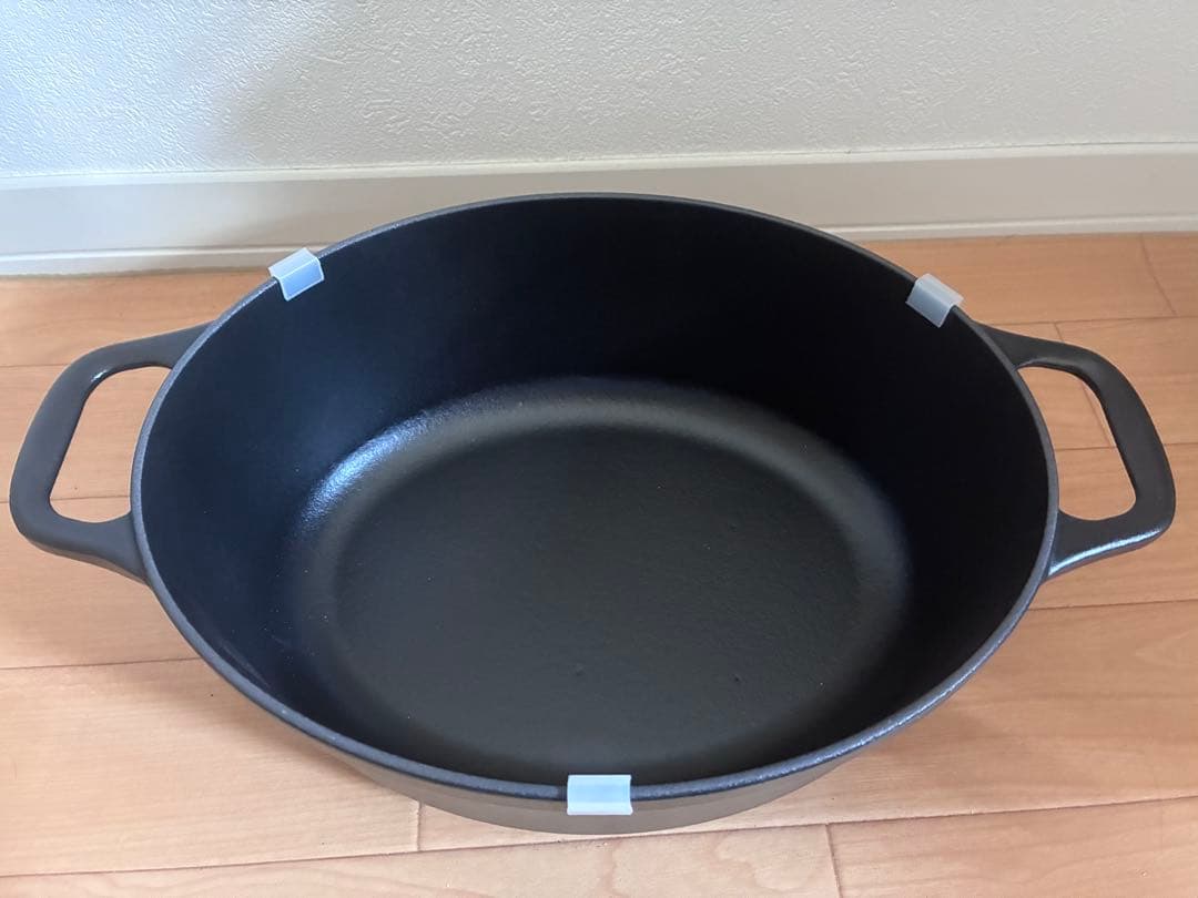 【新品未使用】　CHASSEUR シャスール　鋳鉄オーバル鍋 ブラック　（黒）