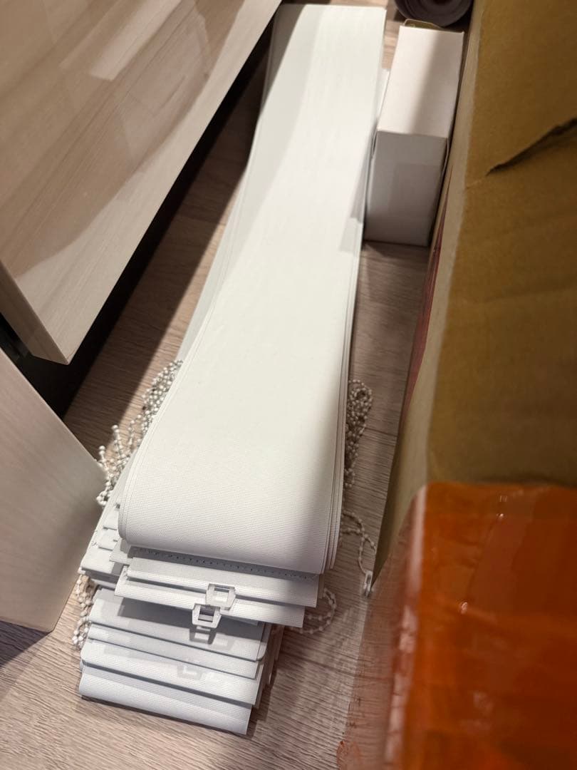 遮光 ナチュラル　ホワイト バーチカルブラインド