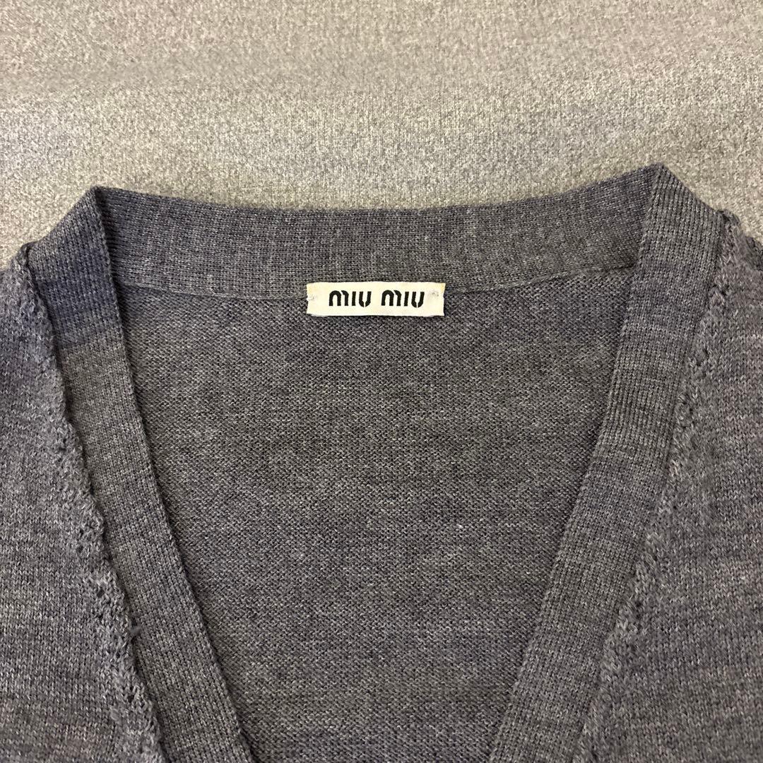 ざ*き様 MIU MIU ミュウミュウ　グレー Vネックカーディガン　ウール