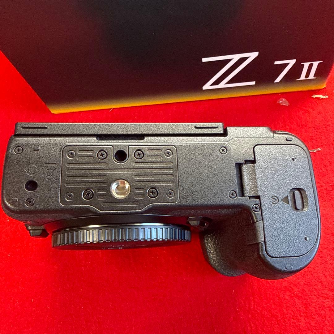 Nikon Z 7 II ミラーレス一眼 本体・新品同様SD・XQDカード付き