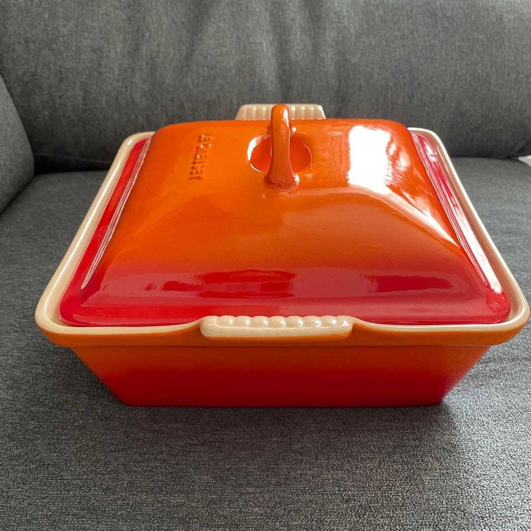 ル・クルーゼ　ヘリテージ 蓋付 スクエア キャセロール オレンジ