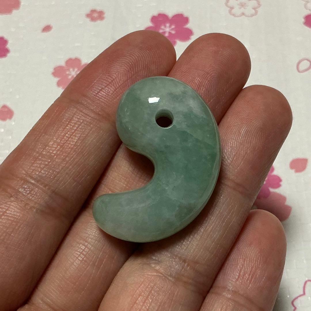 糸魚川翡翠　土倉沢　勾玉　1点のみ‼︎