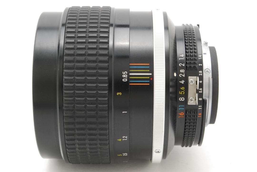 どんぐりNikon Ai-s 85mm f/1.4 ニコン レンズ 単焦点