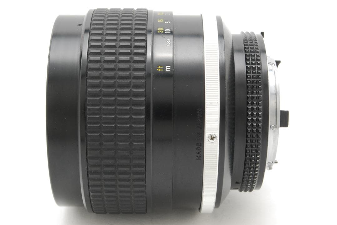 どんぐりNikon Ai-s 85mm f/1.4 ニコン レンズ 単焦点