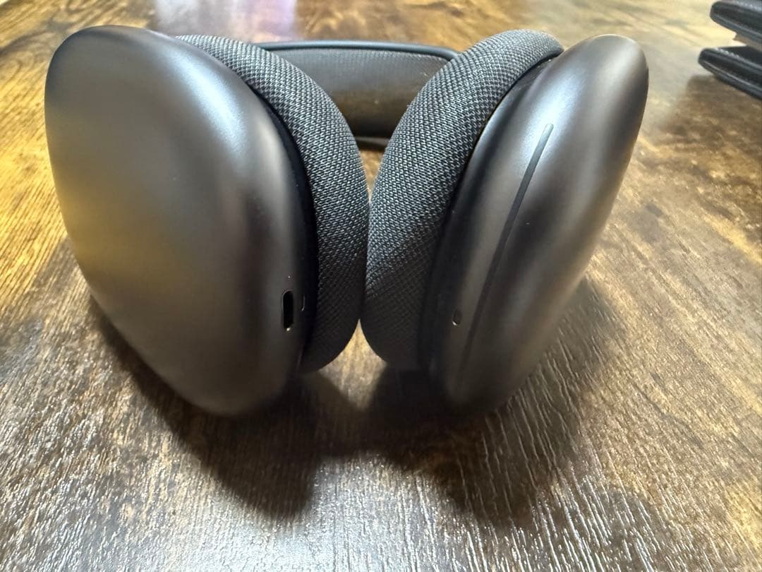 AirPods max ブラック